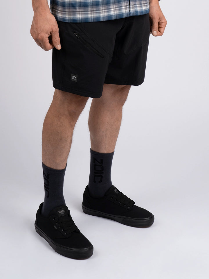 Black Guide 9 Shorts#color_black